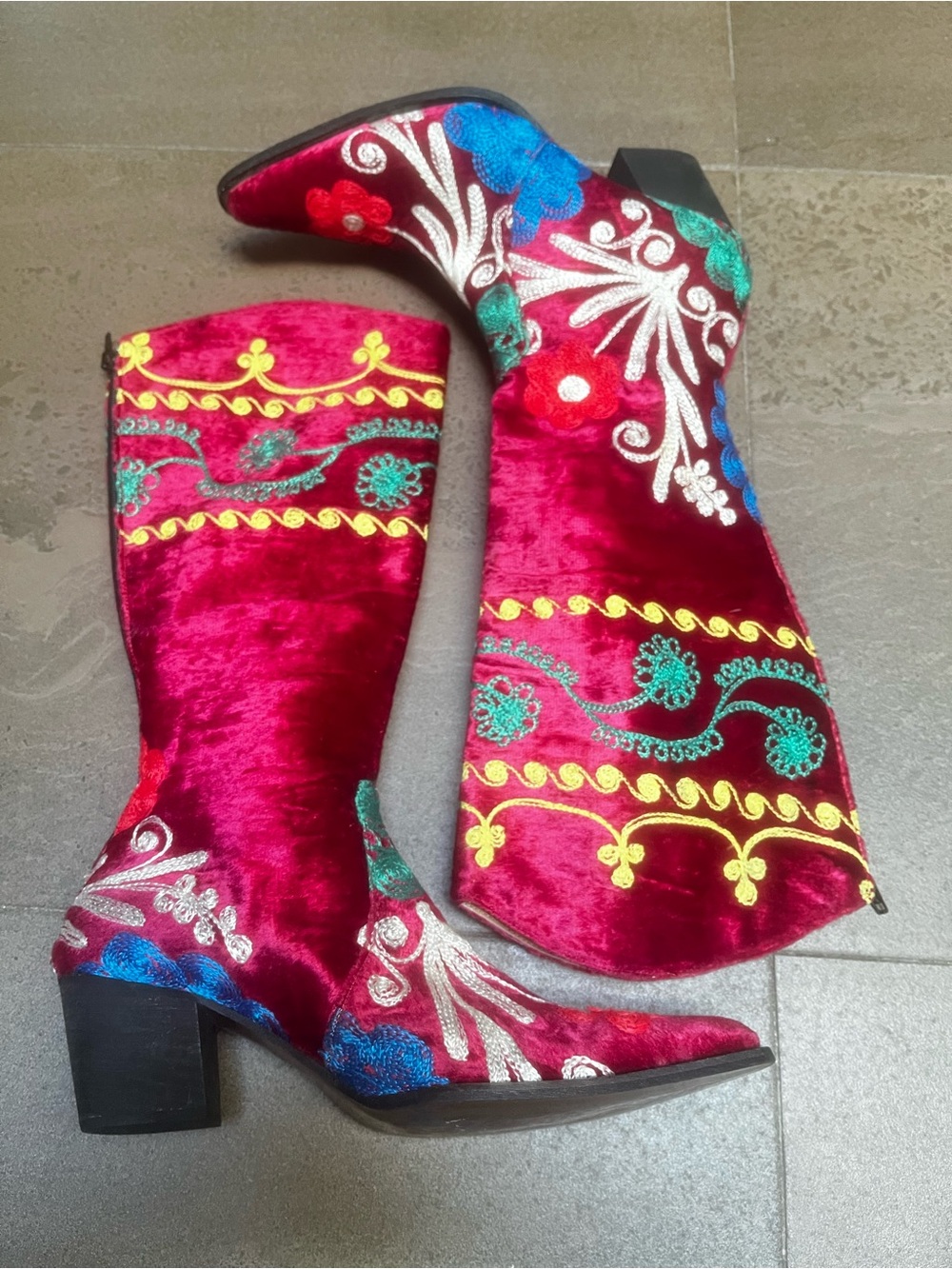 Vintage Artemis Arte Red Velvet Boots Floral Applique Size 39 - Picture 2 of 9